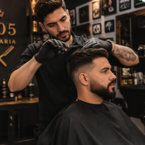 Corte masculino premium em Teófilo Otoni, com estilo, precisão e acabamento impecável.
